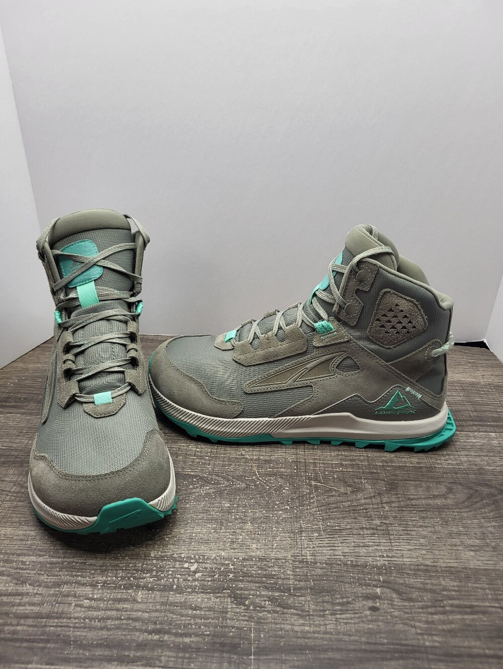 Altra Lone Peak Hiker 2 Boots Gray Green Trail Shoe AL0A7R7H231 Women's Size 9